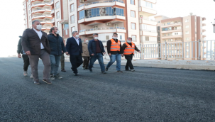 Büyükşehir Ürettiği Asfaltı Yollarla Buluşturuyor