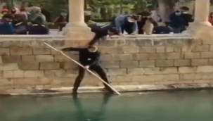 Fotoğraf çekerken telefonu Balıklıgöl'e düşürdü