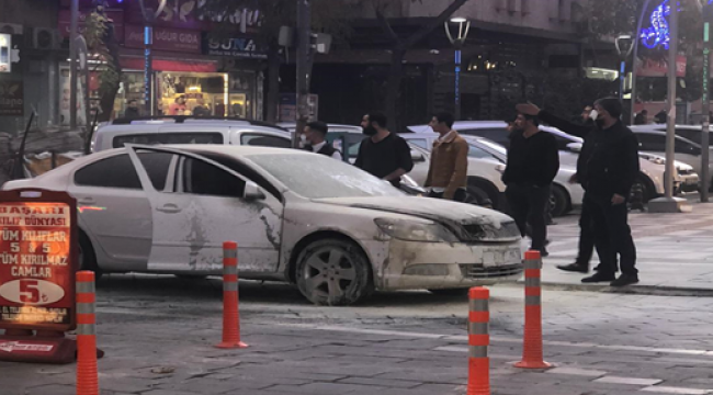 Şanlıurfa'da otomobil alev aldı