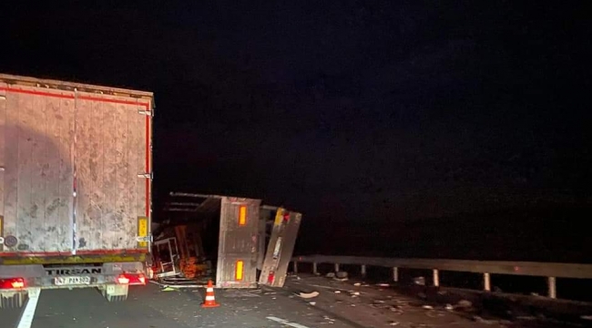 Urfa'da iki tır çarpıştı