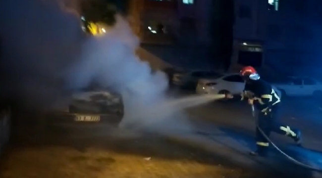 Urfa"da otomobil alev aldı