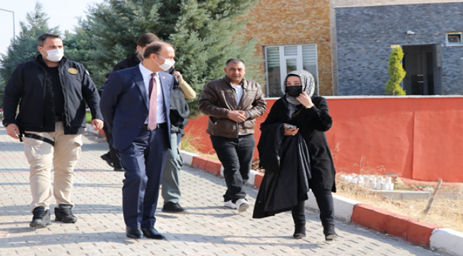 Vali Erin, Şehitlik Parkında İncelemelerde Bulundu