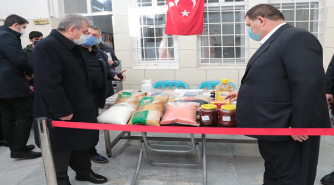Başkan Beyazgül Aşevinde İhtiyaç Sahipleri İle Bir Araya Geldi