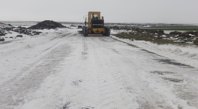 Büyükşehir, 120 araç 220 personelle karla mücadelesini sürdürüyor