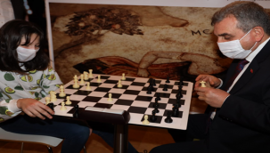 Büyükşehir, özel bir alışveriş merkezinde satranç ve akıl oyunları evi açtı