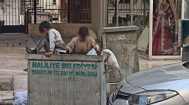 Çöpten karton toplayan çocukların içler acısı hali