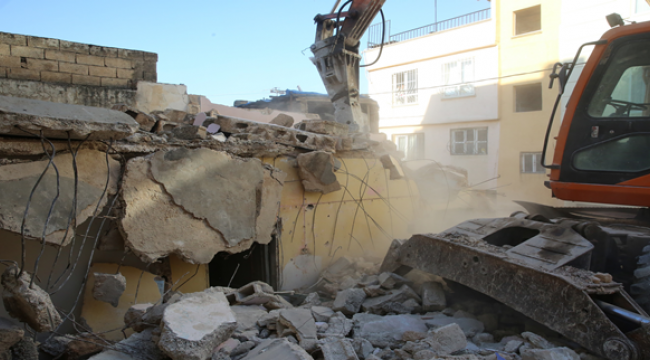 Haliliye belediyesi, 1 yılda 78 metruk yapıyı yıktı