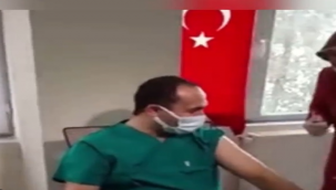 Şanlıurfa İl Sağlık Müdürü Dr. Emre Erkuş corona aşısı oldu