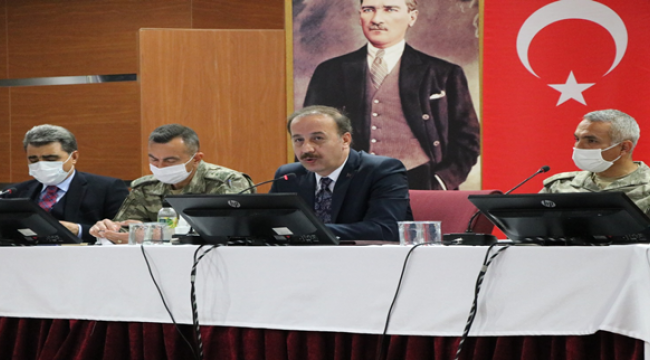  Şanlıurfa Valiliğinde Barış Pınarı İstişaresi