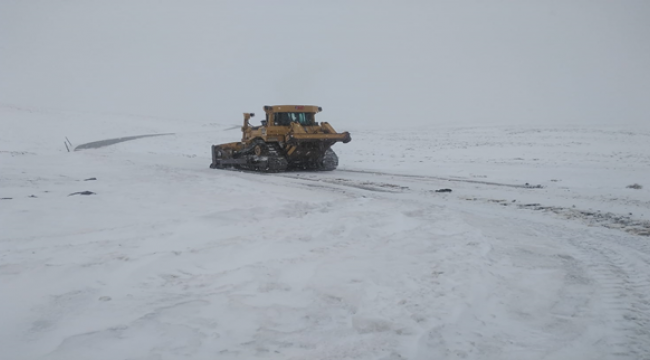 Siverek'te karla mücadele çalışmaları sürüyor