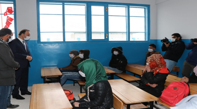 Erzurum Büyükşehir Belediyesinin Onardığı Hamam Türkmen Lisesinde Zil Çaldı