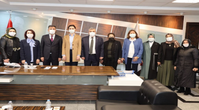 Genel Başkan Yardımcısı Çiğdem Karaaslan'dan Başkan Beyazgül'e Ziyaret