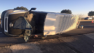 Şanlıurfa'da işçi minibüsü devrildi, 12 yaralı