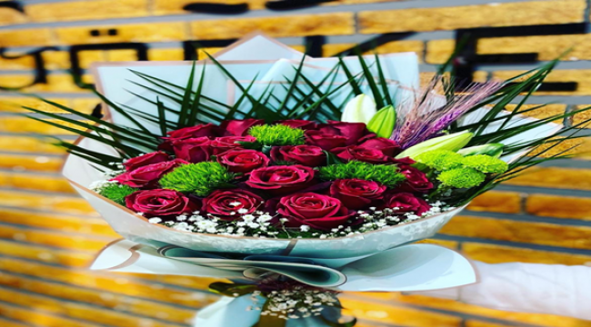 Urfa'da  çiçekçiler 14 Şubat'a hazır