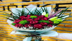 Urfa'da  çiçekçiler 14 Şubat'a hazır