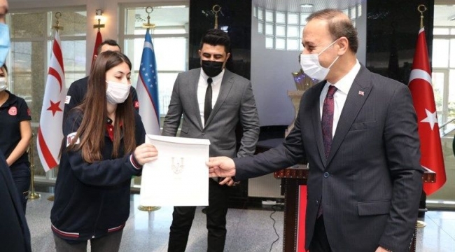 Vali Erin, 112 çalışanlarını tebrik etti
