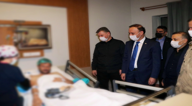 Vali Erin, operasyonda yaralanan polisi hastanede ziyaret etti