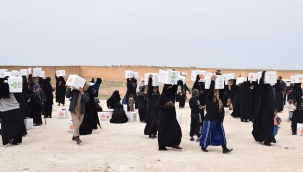 28 Tır İnsani Yardım Malzemesi Dağıtılıyor