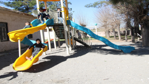 Başkan Canpolat ile kırsaldaki çocukların yüzleri gülüyor