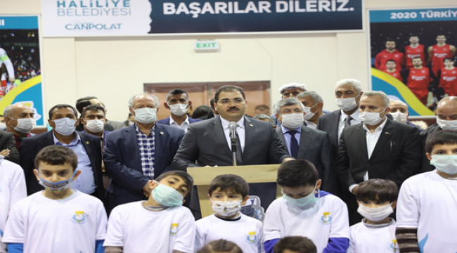 Başkan Canpolat'tan 80 Okula spor malzemesi desteği