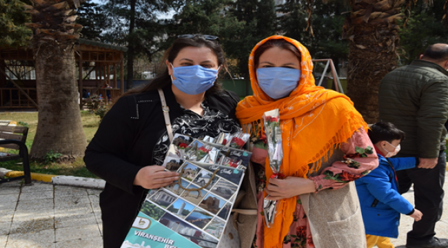 Başkan Ekinci'nin eşi karanfillerle kadınlar gününü kutladı