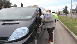 Başkan Ekinci Sürücülere Broşür Dağıttı 