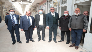 Başkan Kuş, esnaf ve vatandaşla bir araya gelmeye devam ediyor