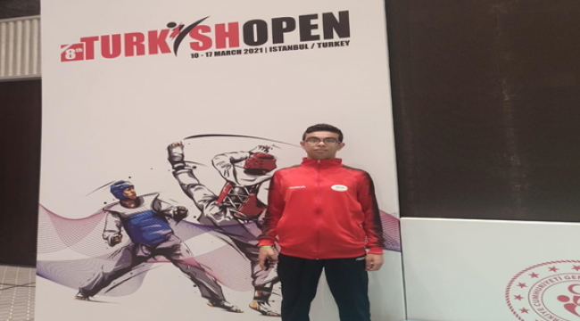 Büyükşehir sporcusu uluslararası yarışmada madalya ile döndü 