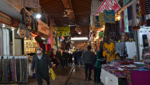 Esnaf uzun bir aradan sonra hafta sonu iş yerlerini açtı