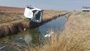 Şanlıurfa'da otomobil sulama kanalına uçtu