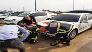 Şanlıurfa'da park halindeki araç yandı