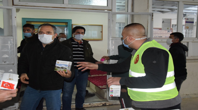 Viranşehir Belediyesi Kandil simidi dağıttı