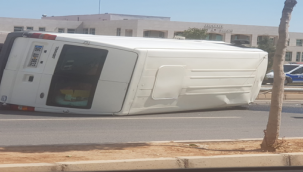 Akçakale'de Minibüs devrildi