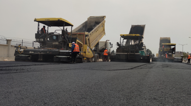 Akçakale yolunda yol genişletme ve asfalt çalışmaları sürüyor 