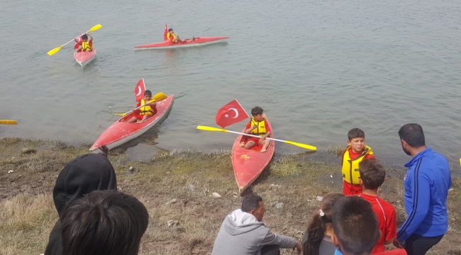 Barış Pınarında Durgun Su Kano Festivali