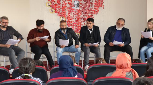 Barışsın Dünya" Gösterimi ile öğrenciler, tiyatro ile tanıştı