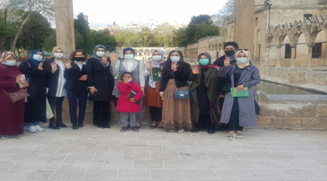 Başkan Güven, çocuklar  ücretsiz kitap dağıttı