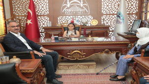 Başkan Kuş koltuğunu çocuklara bıraktı