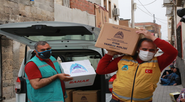 Eyyübiye Belediyesi, yardıma muhtaç vatandaşların yanında olmaya devam ediyor