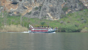 Halfeti'de hafta sonu yoğunluğu yaşanıyor