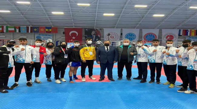 Haliliye Kick Boks takımı, şampiyonaya damgasını vurdu