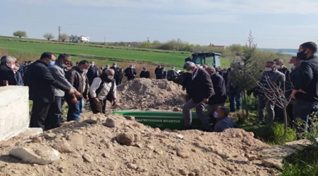 Hilvan'da silahlı kavgada ölen baba oğul toprağa verildi