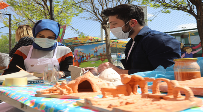 Rehberlik Sokağı geleneksel el sanatlarıyla renklendi