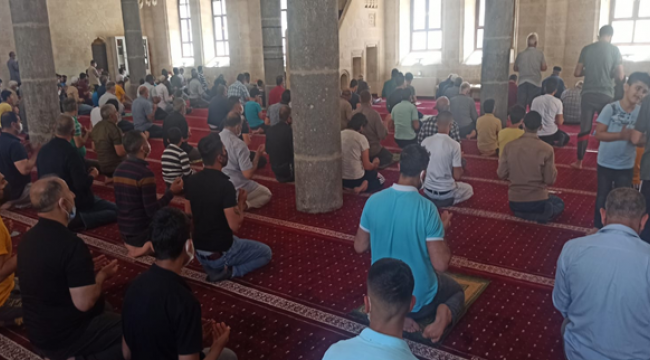 Şanlıurfa camilerde yağmur duası yapıldı