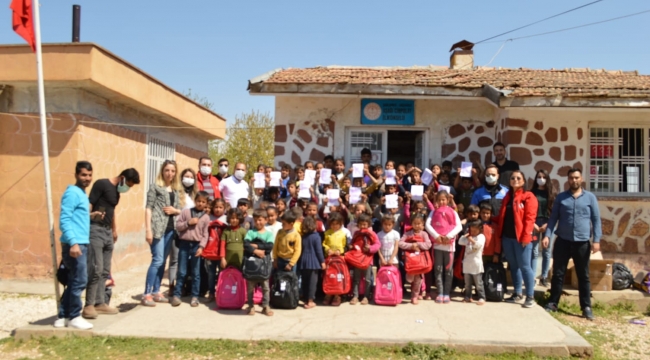 Urfa emniyetinden kırtasiye yardımı