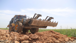 Ceylanpınar kırsalında asfalt öncesi son dokunuşlar