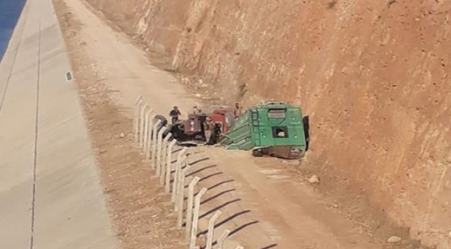 Şanlıurfa'da Traktör şarampole uçtu: