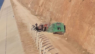 Şanlıurfa'da Traktör şarampole uçtu: