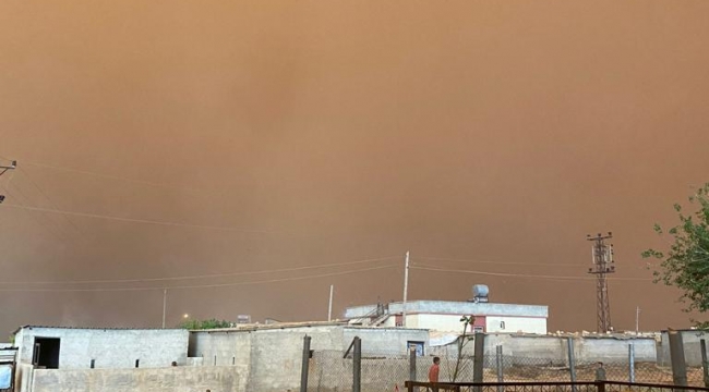 Urfa"da kum fırtınası hayatı olumsuz etkiledi