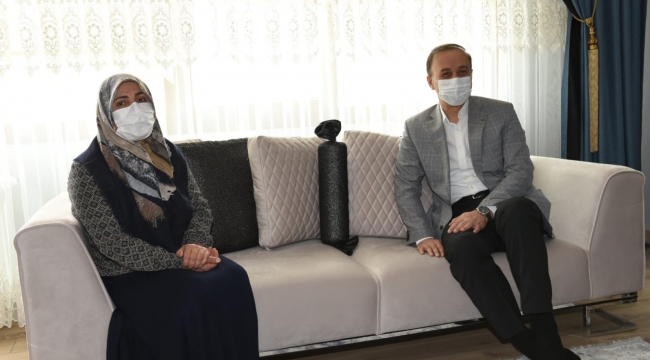 Vali Erin'den Anneler Günü Ziyareti